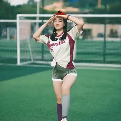 曹静